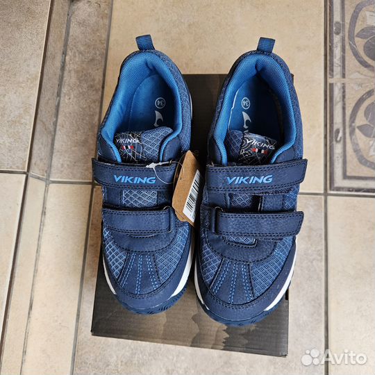 Viking новые кроссовки 34 размер