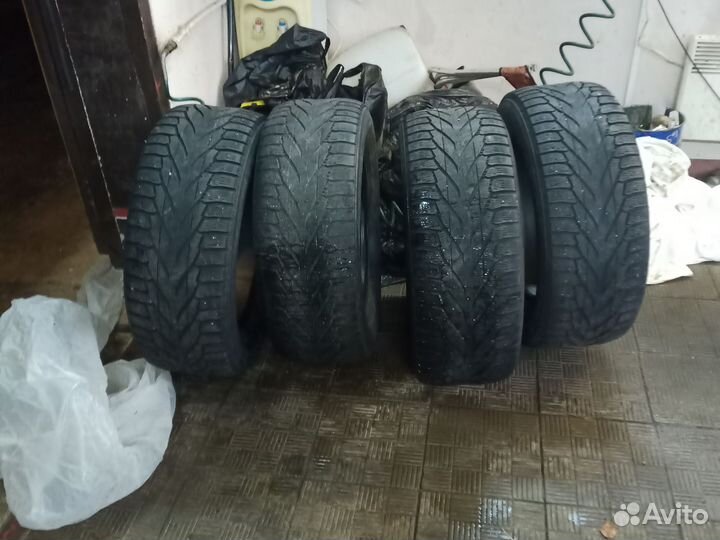 Nokian Tyres Hakkapeliitta R2 285/60 R18 116