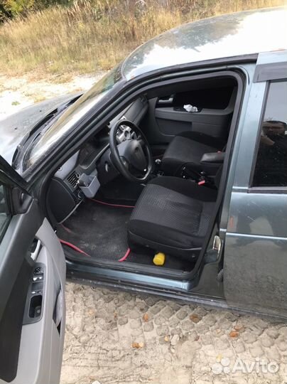 LADA Priora 1.6 МТ, 2011, битый, 150 000 км