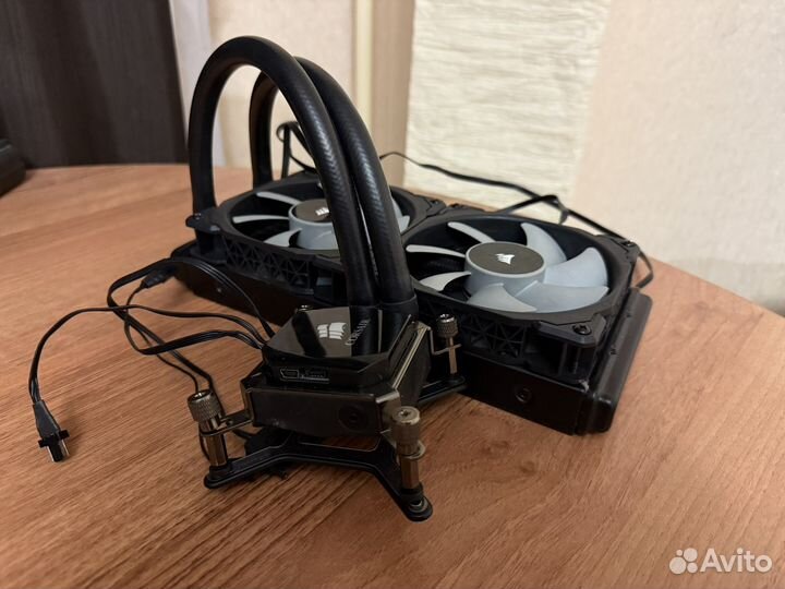 Водяное охлаждение Corsair Hydro Series H100i