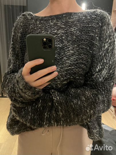 Свитер шерстяной женский