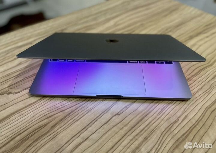 Macbook pro 13 2019 touch bar как новый