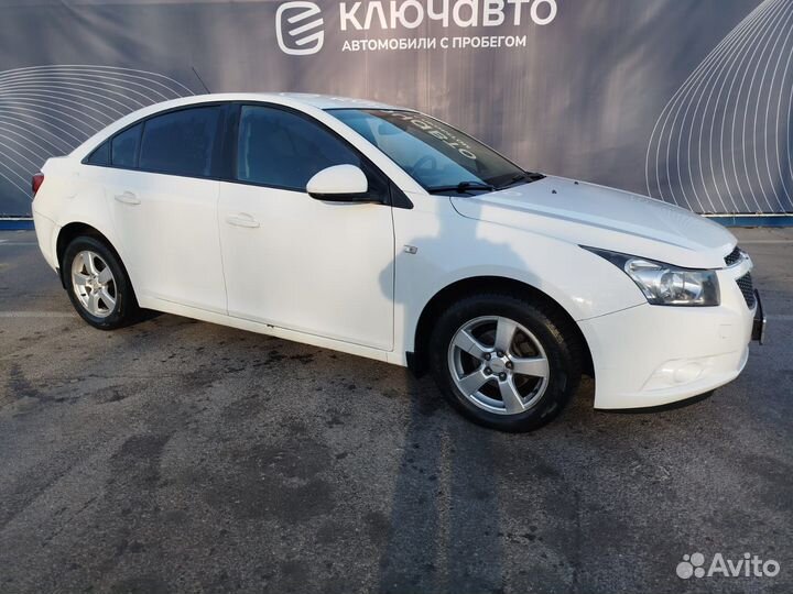 Chevrolet Cruze 1.8 AT, 2012, 272 320 км