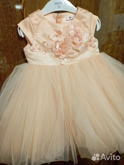 Платье праздничное