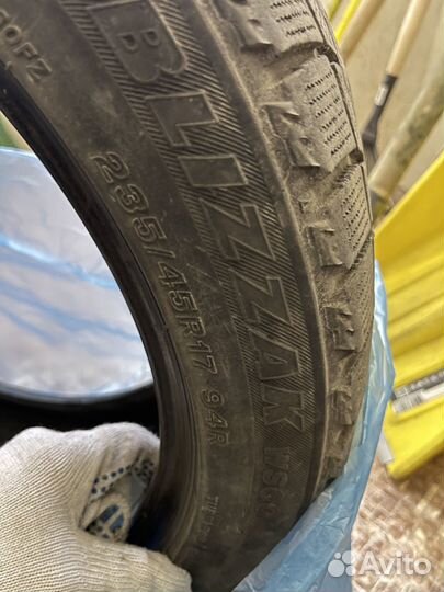 Bridgestone Blizzak WS-80 235/45 R17 94R