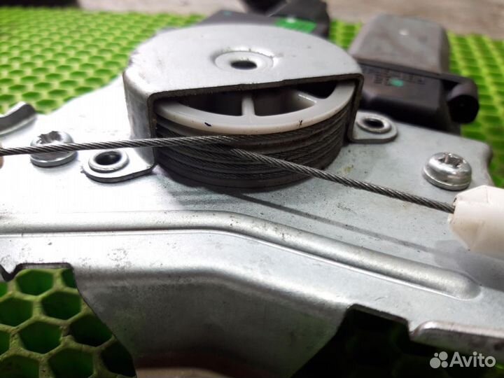 Стеклоподъемник передний левый Opel Antara C145