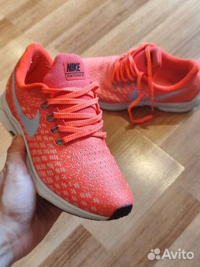 Кроссовки Nike