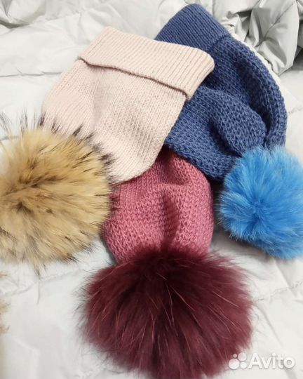 Шапка с натуральным помпоном