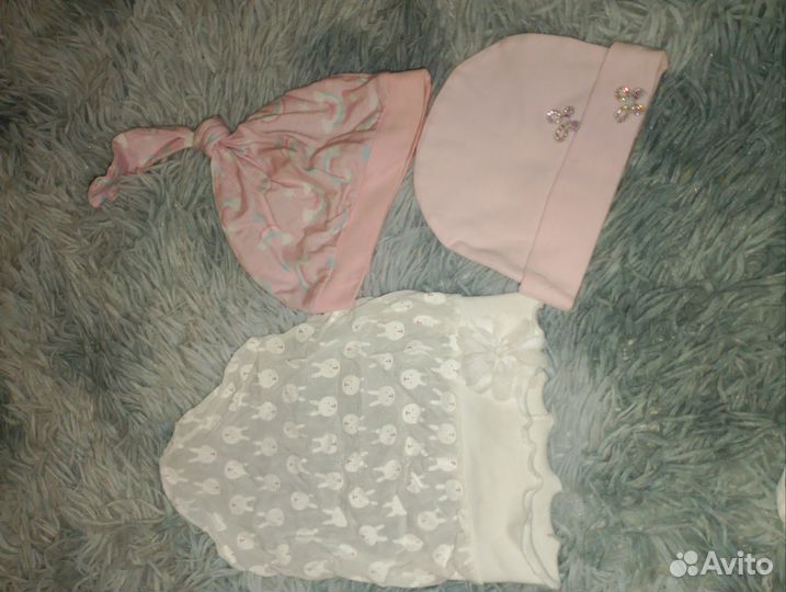 Жилет, шапочки, носочки