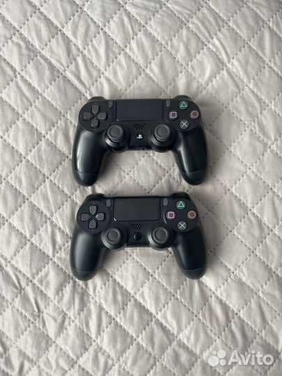 Playstation 4 / пс 4. кабель, джойстик 2 штук