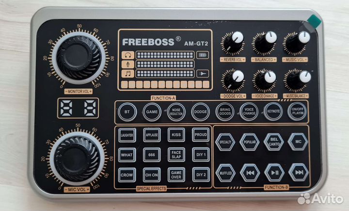 Аудиоинтерфейс для трансляций