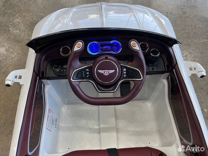 Детский автомобиль BMW M4 (A004AA) белый