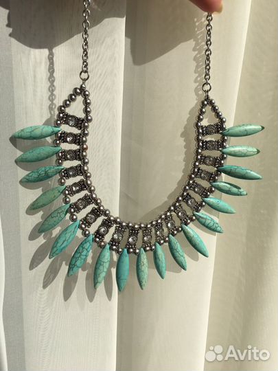 Ожерелье бижутерии