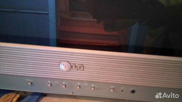 Телевизор LG в рабочем состоянии