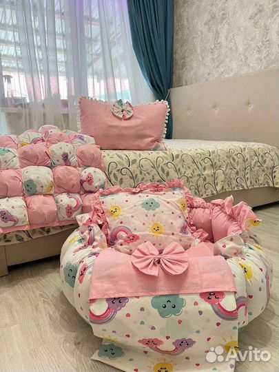 Набор в кроватку новорожденного