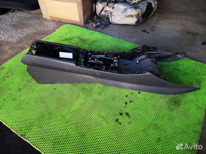 Консоль центральная на BMW X3 F25 2010-2017