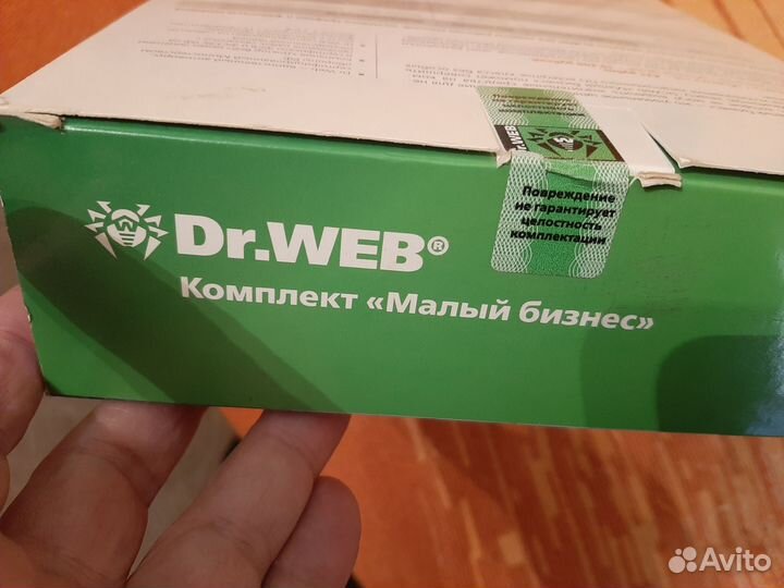 Dr.Web Малый бизнес офиц. издание на 5 комп+1 серв