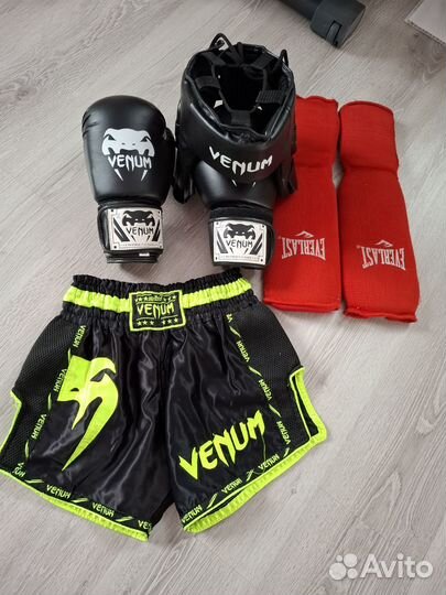 Перчатки для единоборств Venum