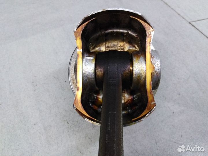 Поршень с шатуном