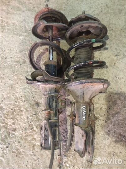 Стока подвески передней Kia Cerato 1