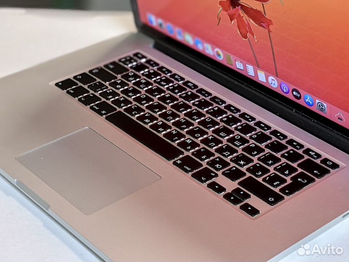 MacBook Pro 15 Retina i7 8 RAM 240 SSD - Гарантия