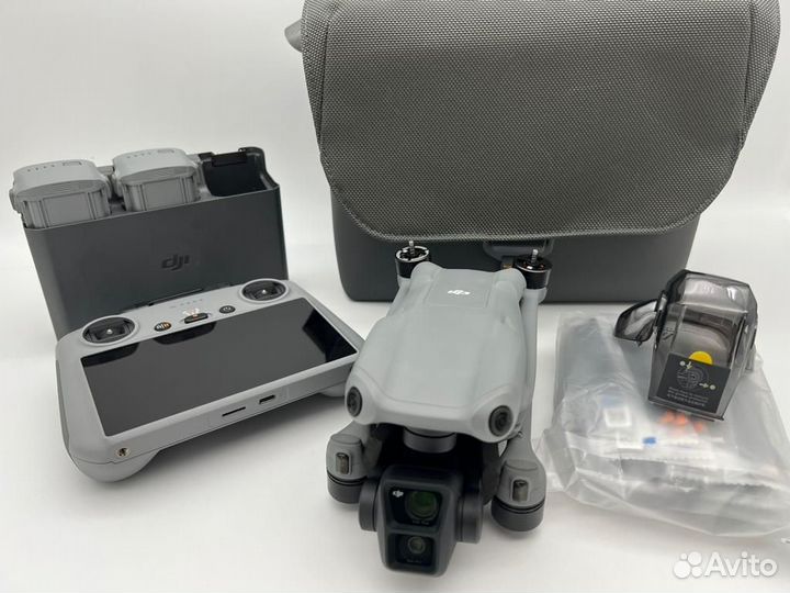 Квадрокоптер DJI Air 3 Fly More Combo с экраном