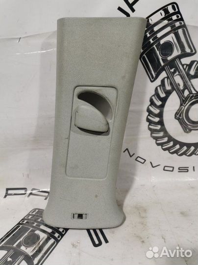 Обшивка стойки средняя правая Volkswagen Touran 1