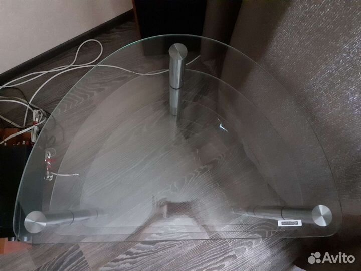 Стеклянный столик