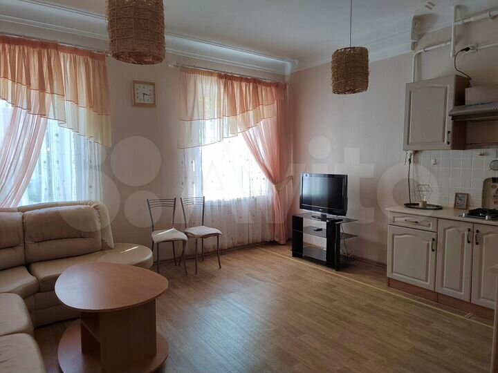 2-к. квартира, 70 м², 2/4 эт.