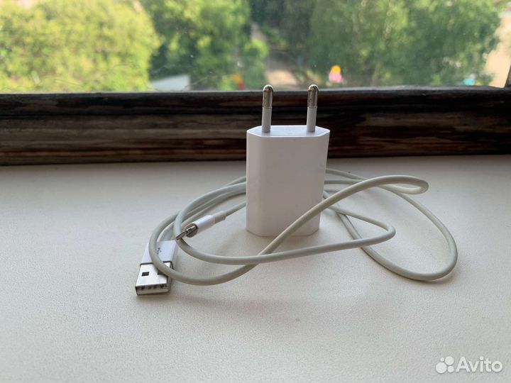 Зарядное устройство для iPhone (оригинал)