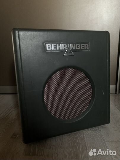 Комбоусилитель Behringer BX108