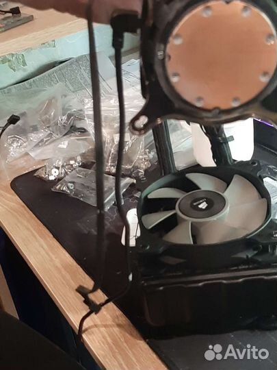Система водяного охлаждения corsair