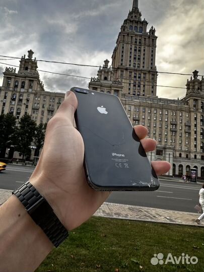 iPhone 8 Plus, 64 ГБ