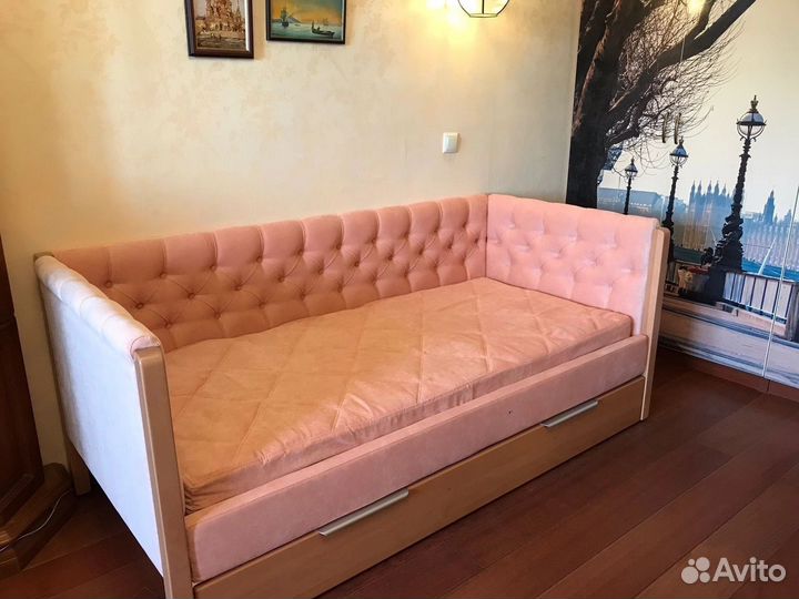 Детская кровать с каретной стяжкой / массив дерева