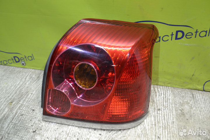Фонарь правый Тойота Авенсис 2 2003-2006