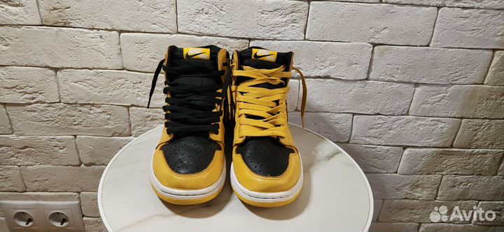 Nike Air Jordan 1 Retro High OG Pollen