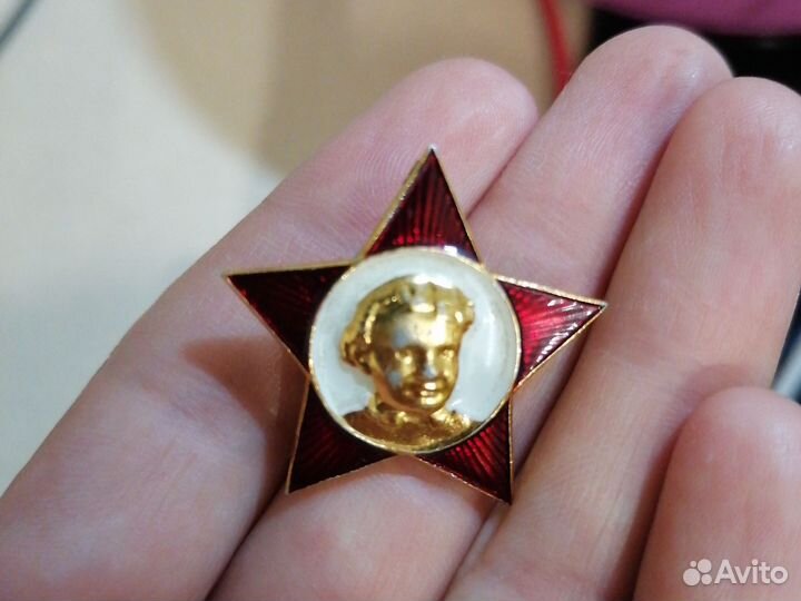 Значок октябренка СССР