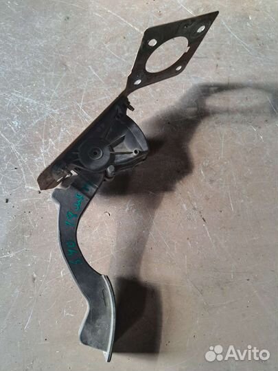 Педаль газа Volvo S40