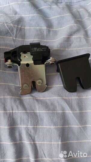 Замок богажника на volkswagen поло