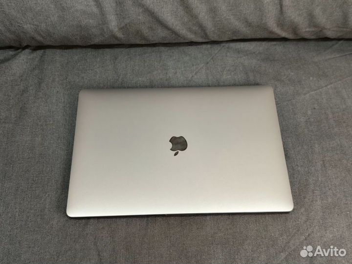 MacBook Pro 16' 16/512 2019 i7