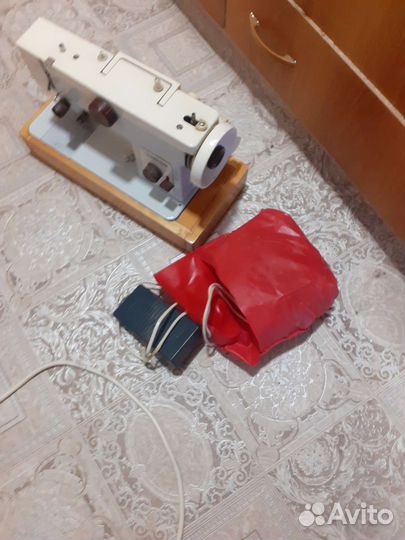 Швейная машина Чайка 134а