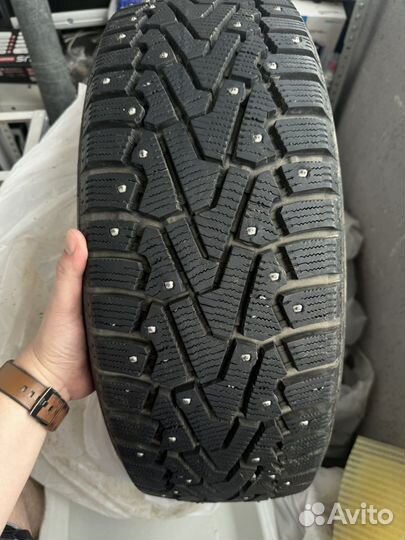 Pirelli Ice Zero 215/55 R17 98T