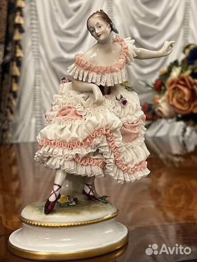 Фарфоровые статуэтки кружевницы балерины Германия