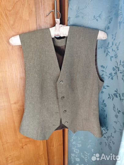 Костюм жилетка и юбка