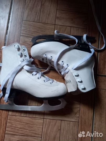 Продам коньки