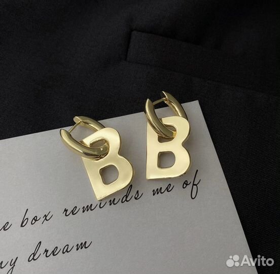 Серьги в стиле Balenciaga gold