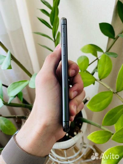 iPhone X, 64 ГБ