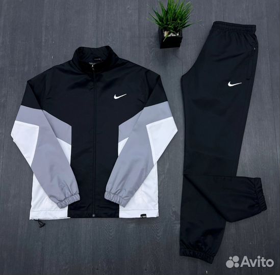 Спортивный костюм Nike в стиле 90-ых