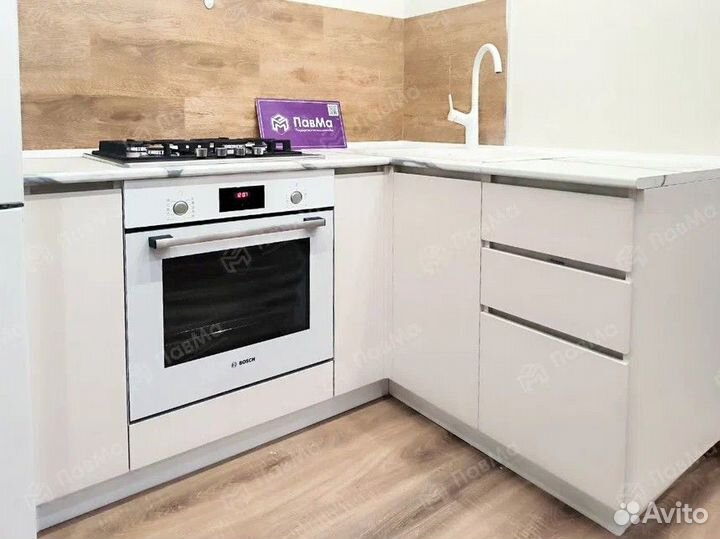 Кухонные гарнитуры угловые с техникой 44