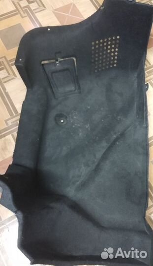 Обшивка багажника для KIA Rio правая